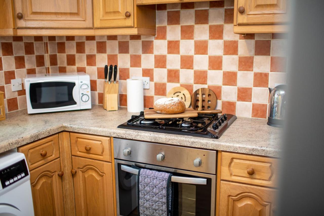 Apartamento Adrian House, Near Hospital, Easy Parking + Garden Carlisle  Exterior foto