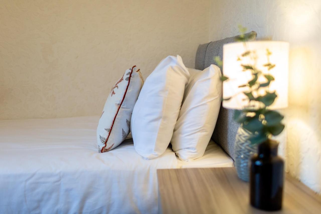 Apartamento Adrian House, Near Hospital, Easy Parking + Garden Carlisle  Exterior foto