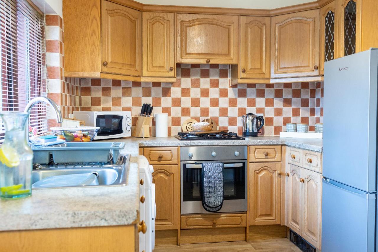 Apartamento Adrian House, Near Hospital, Easy Parking + Garden Carlisle  Exterior foto